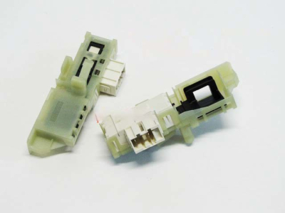 УСТРОЙСТВО БЛОКИРОВКИ ЛЮКА